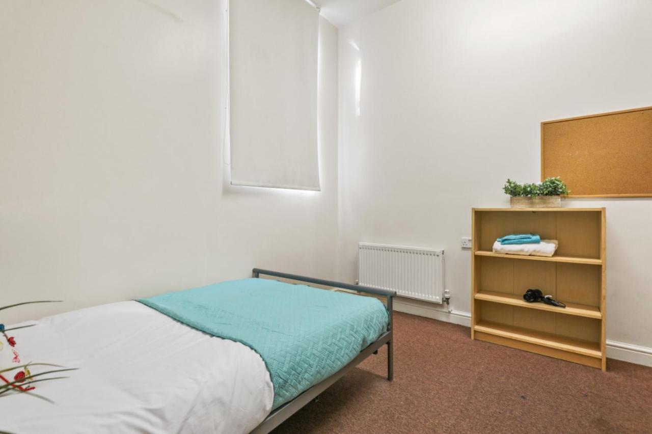 D19 Sangha Hall Leicester Exterior photo