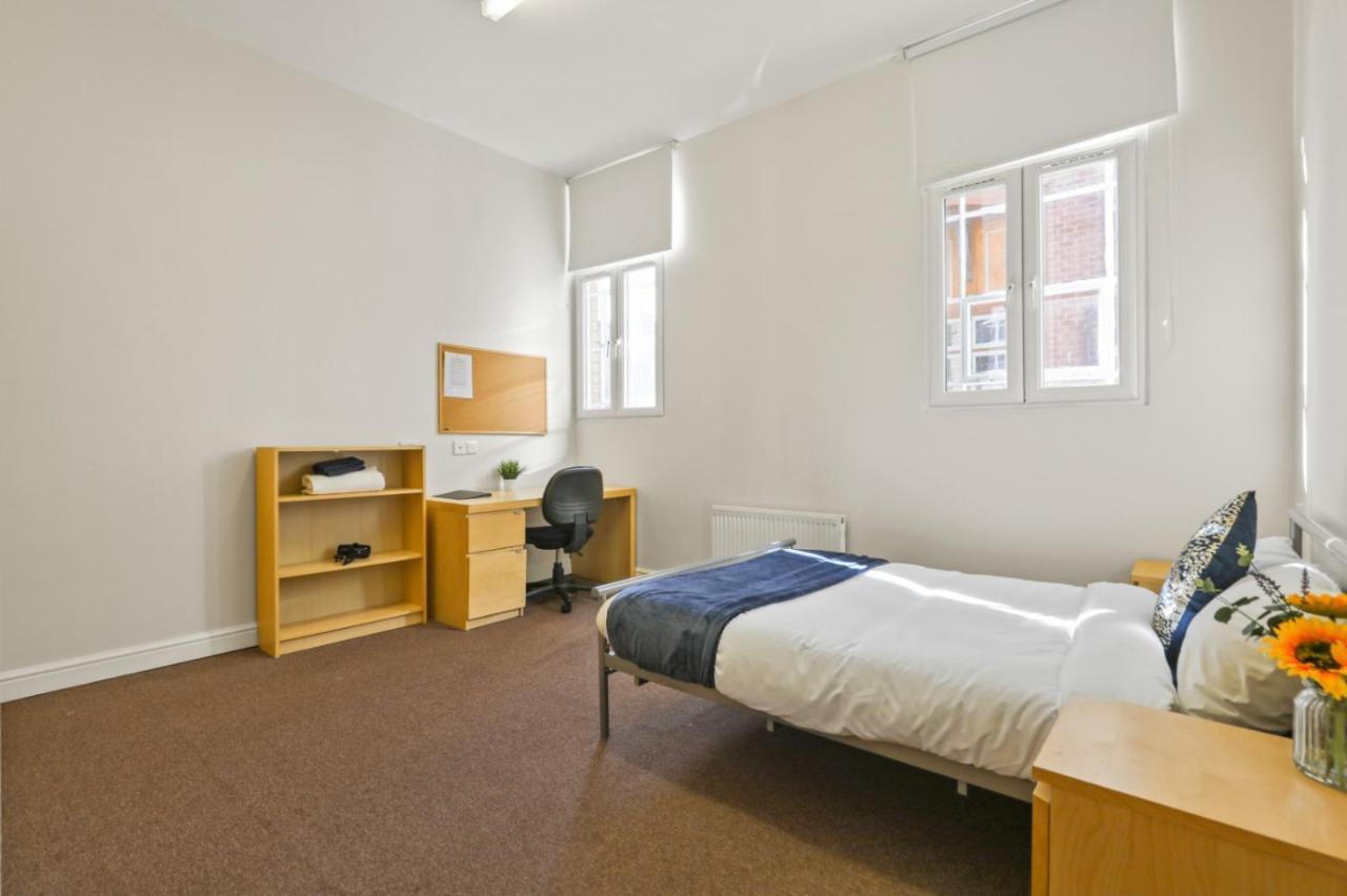 D19 Sangha Hall Leicester Exterior photo